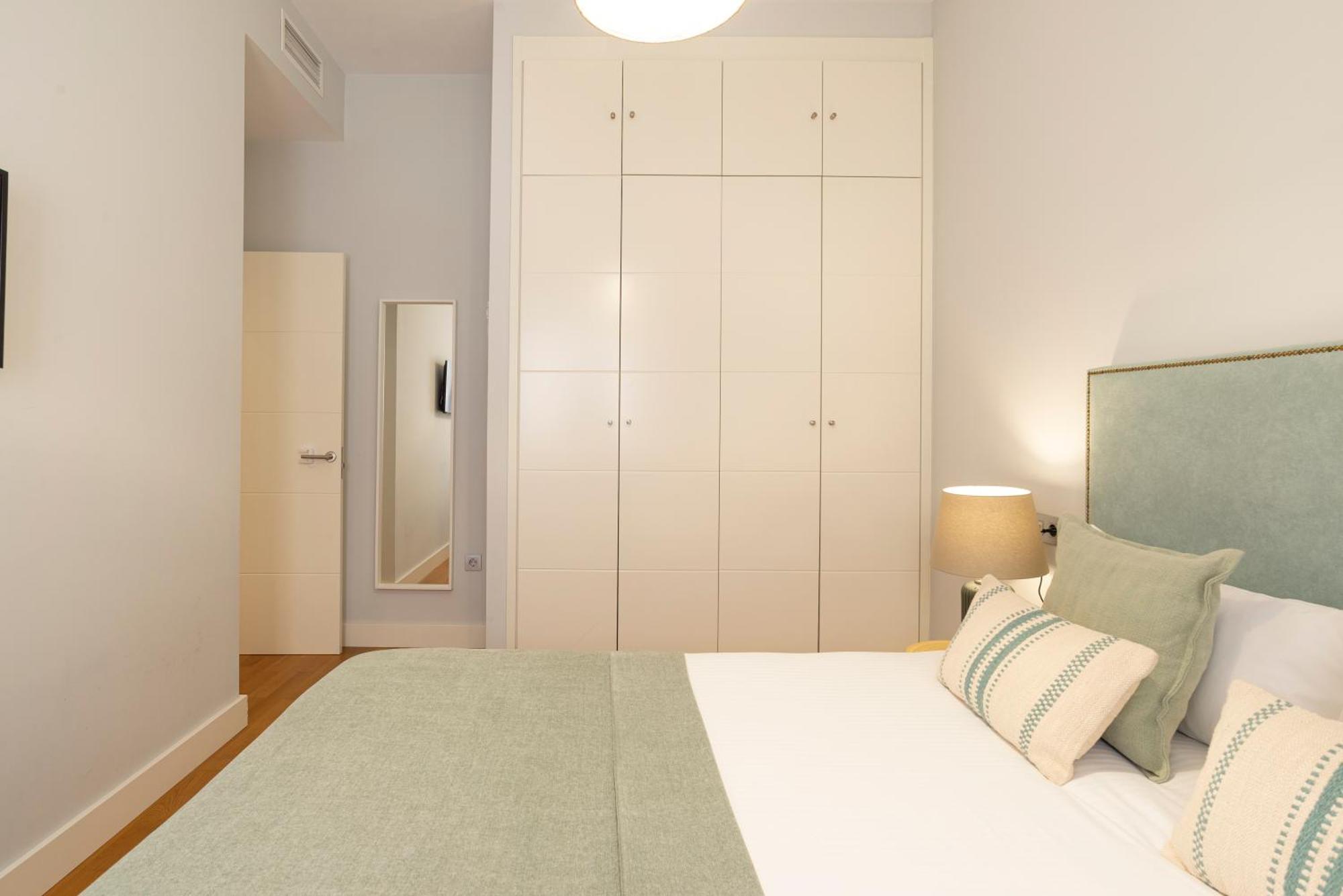 Souviron & Old Town By Ele Apartments Malaga Zewnętrze zdjęcie