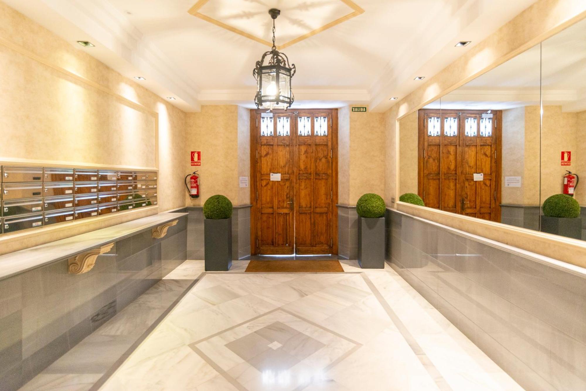 Souviron & Old Town By Ele Apartments Malaga Zewnętrze zdjęcie